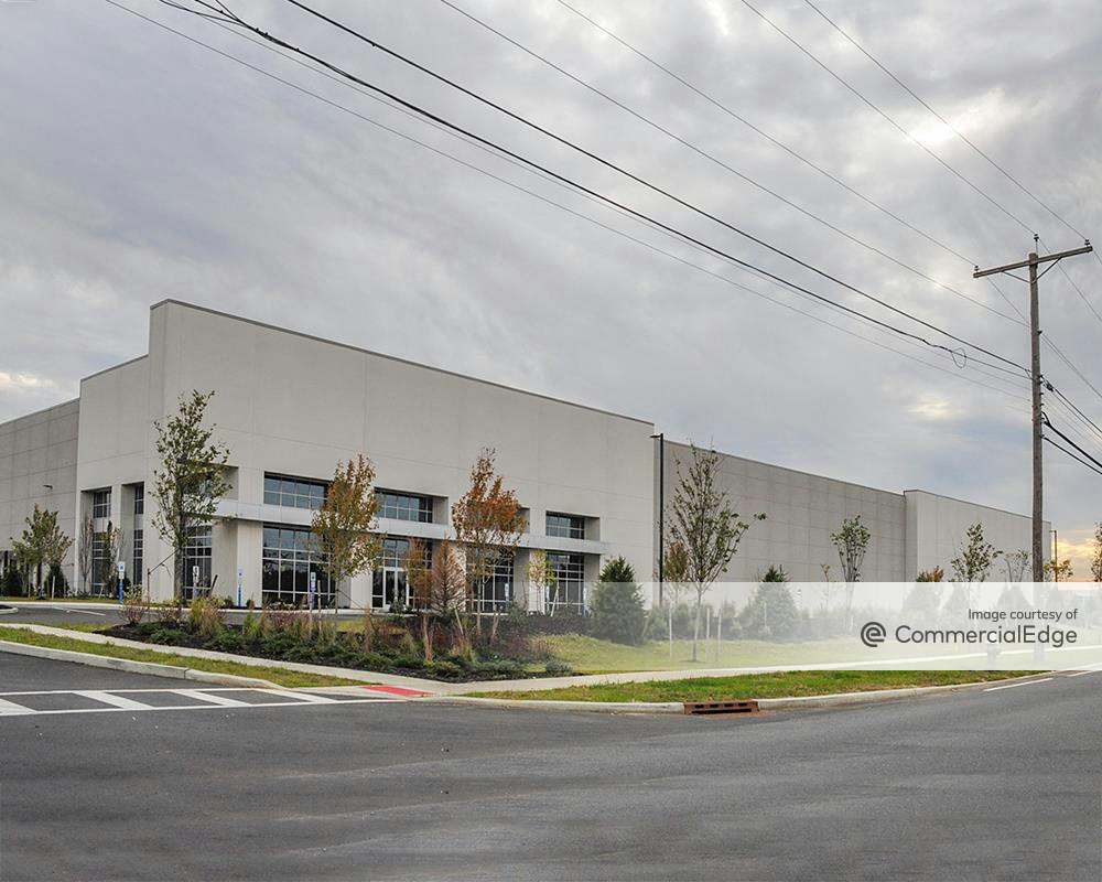 Corporate Park Cranbury West Building 300 Prospect Plains Road, Cranbury, NJ Industrial Space